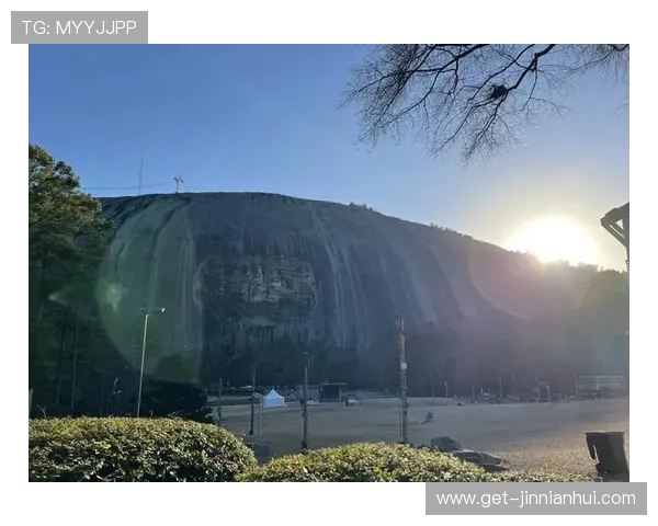 探秘亚特兰大俱乐部周边独特文化与夜生活奇观全景